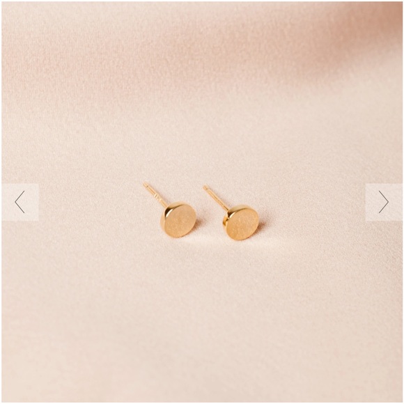 Lulus Jewelry - NWT Must Have Minimalist Gold Round Stud Earrings